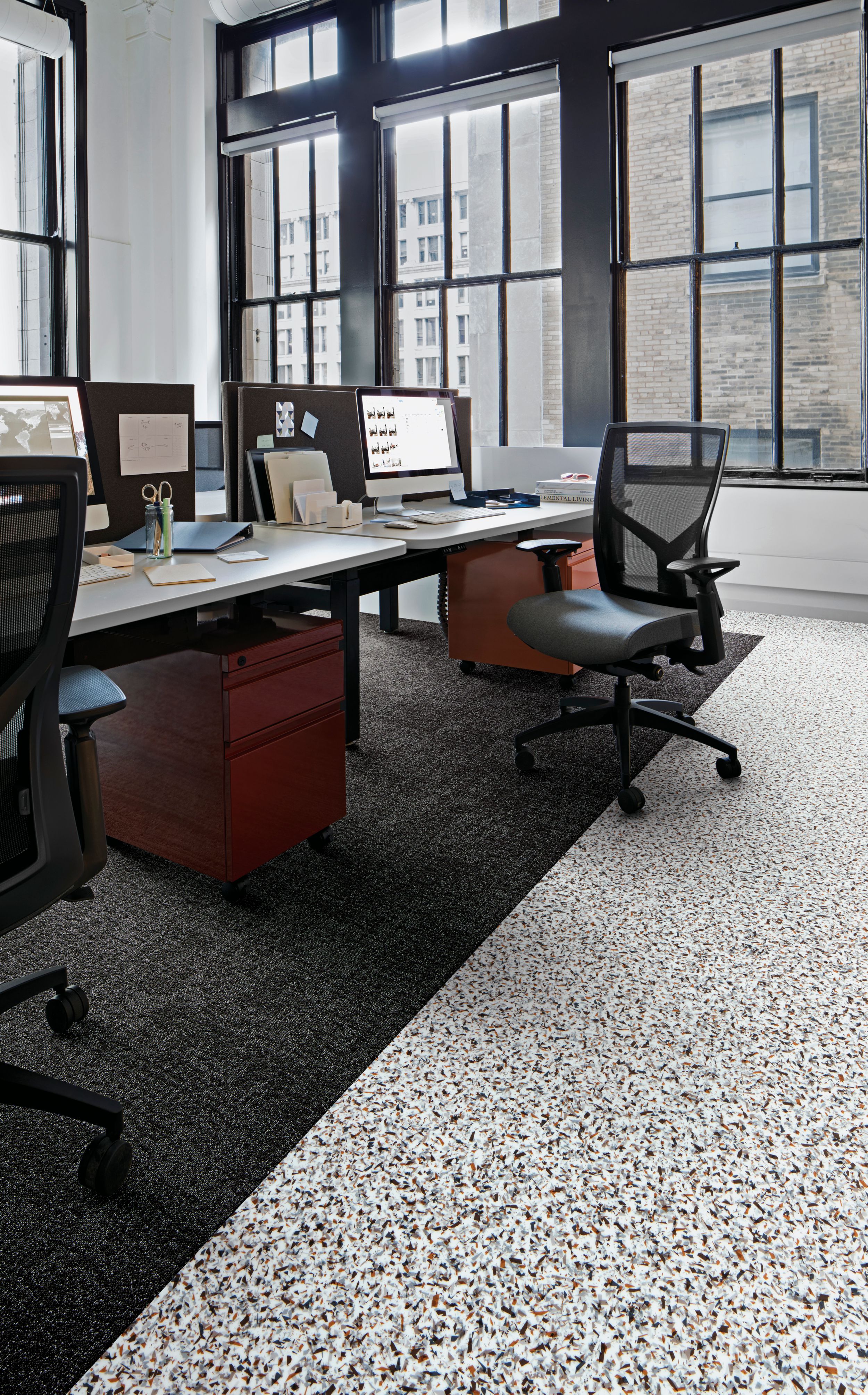 Interface Step in Time and Walk on By carpet tile in cubicle area Bildnummer 3